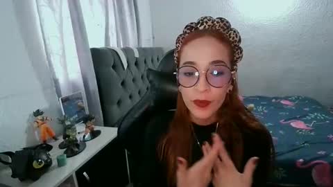 Snapshot of dear_juliet chatting on 11.04.25 Juliet online show from 11.04.25