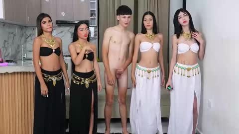 Snapshot of dears_pearlss chatting on 10.31.25 Hannah - Annie - Alisson online show from 10.31.25