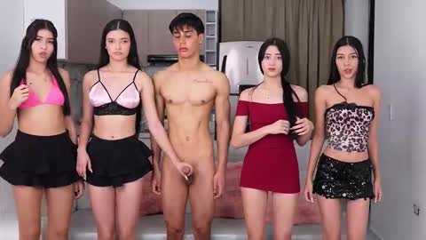 Snapshot of dears_pearlss chatting on 03.13.26 Hannah - Annie - Alisson online show from 03.13.26