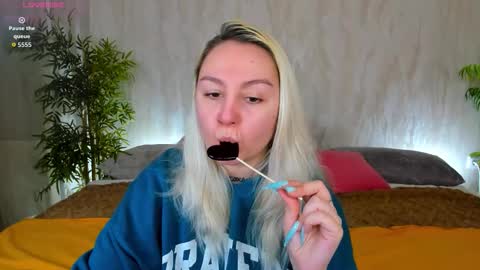 Debbie Mon Tue Fri Sun Sat GMT 3 1000am - 0400pm  online show from 02.13.26