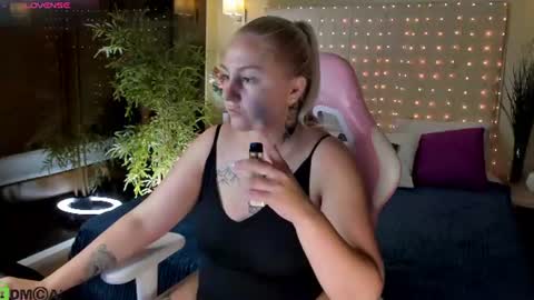 Snapshot of debbie_taylor chatting on 07.23.26 Debbie Mon Tue Fri Sun Sat GMT 3 1000am - 0400pm online show from 07.23.26