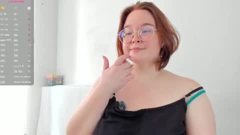 Snapshot of debbiewood chatting on 08.03.26 DeboraDebbieDee online show from 08.03.26