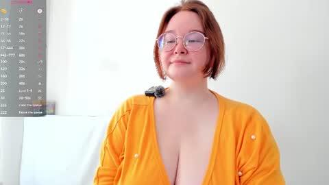 Snapshot of debbiewood chatting on 08.04.26 DeboraDebbieDee online show from 08.04.26