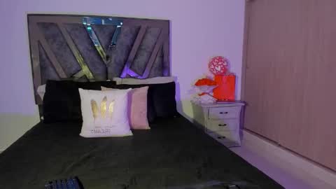 Snapshot of deborah_collins1 chatting on 10.17.25 deborah_collins1 online show from 10.17.25