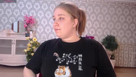 Snapshot of debramust chatting on 01.02.25 debramust online show from 01.02.25