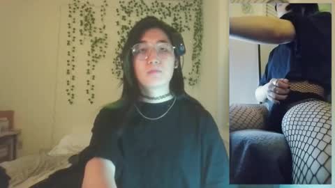 deciduousdoll online show from 11.24.25