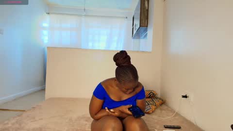 Snapshot of deeloverxx chatting on 04.01.26 Dee online show from 04.01.26