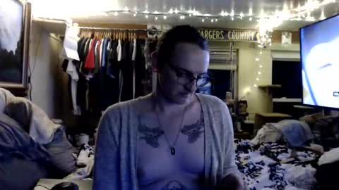 Snapshot of deep_hole_girl chatting on 05.18.26 deep_hole_girl online show from 05.18.26