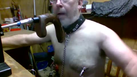 Snapshot of deepthroat227 chatting on 03.03.25 Deepthroat My Big Dildos online show from 03.03.25