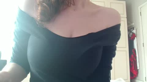 Snapshot of deessedivine chatting on 02.08.25 KamiDevi online show from 02.08.25