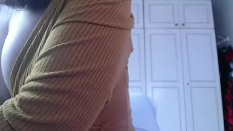 Snapshot of deessedivine chatting on 02.20.25 KamiDevi online show from 02.20.25