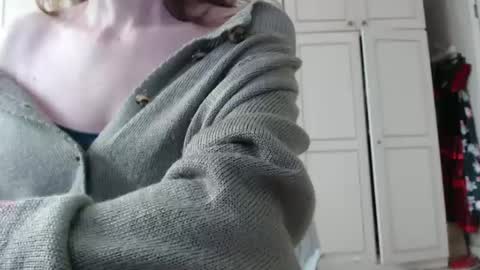 Snapshot of deessedivine chatting on 02.26.25 KamiDevi online show from 02.26.25