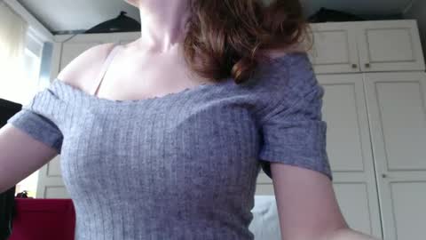 Snapshot of deessedivine chatting on 02.28.25 KamiDevi online show from 02.28.25