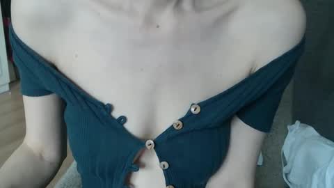 Snapshot of deessedivine chatting on 09.10.25 KamiDevi online show from 09.10.25