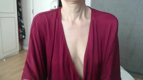 Snapshot of deessedivine chatting on 09.16.25 KamiDevi online show from 09.16.25