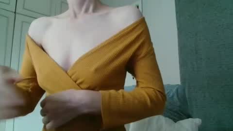 Snapshot of deessedivine chatting on 09.25.25 KamiDevi online show from 09.25.25