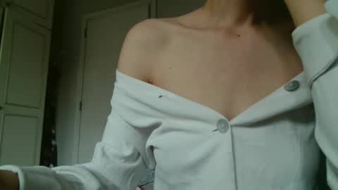 Snapshot of deessedivine chatting on 09.29.25 KamiDevi online show from 09.29.25