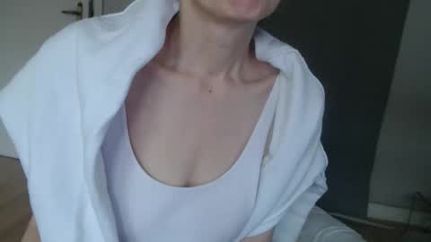 Snapshot of deessedivine chatting on 10.13.25 KamiDevi online show from 10.13.25