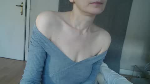 Snapshot of deessedivine chatting on 10.20.25 KamiDevi online show from 10.20.25