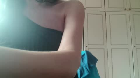 Snapshot of deessedivine chatting on 05.13.26 KamiDevi online show from 05.13.26