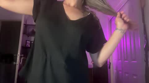 Snapshot of degeneratesaint chatting on 10.16.25 Tori online show from 10.16.25