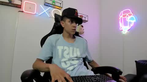 Snapshot of dei_v_48 chatting on 12.14.24 DEIVY online show from 12.14.24