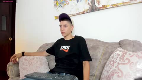 Snapshot of dei_v_48 chatting on 01.10.25 DEIVY online show from 01.10.25