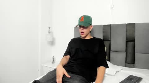 Snapshot of dei_v_48 chatting on 02.14.25 DEIVY online show from 02.14.25