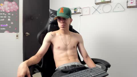 Snapshot of dei_v_48 chatting on 03.04.25 DEIVY online show from 03.04.25