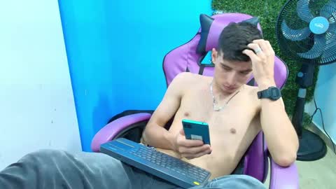 Snapshot of deiby_baby chatting on 02.05.25 DEIBY online show from 02.05.25