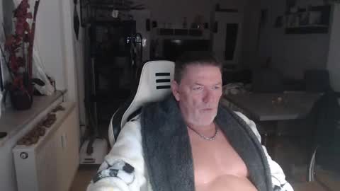 deinprinz2312 online show from 10.17.25