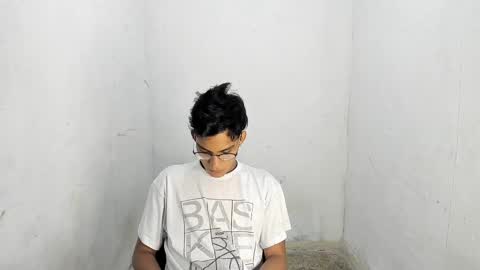 Snapshot of deivi_colins chatting on 10.08.25 deivi_colins online show from 10.08.25