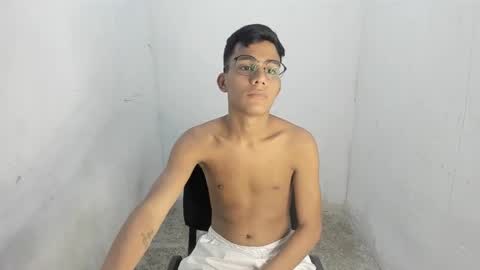 Snapshot of deivi_colins chatting on 10.11.25 deivi_colins online show from 10.11.25