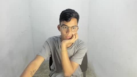 Snapshot of deivi_colins chatting on 10.13.25 deivi_colins online show from 10.13.25