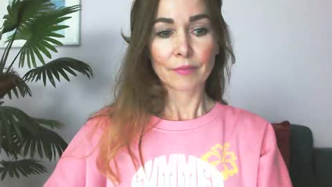 Snapshot of delilah_sweet chatting on 06.22.26 delilah_sweet online show from 06.22.26