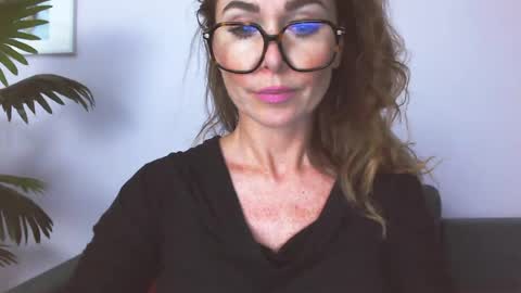 Snapshot of delilah_sweet chatting on 07.06.26 delilah_sweet online show from 07.06.26