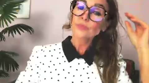 Snapshot of delilah_sweet chatting on 07.27.26 delilah_sweet online show from 07.27.26