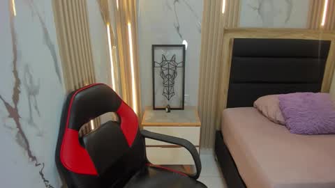 Snapshot of delilaquinn chatting on 10.17.25 delilaquinn online show from 10.17.25