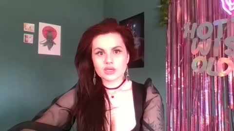 dellacrush_ online show from 02.06.25