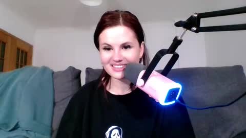 dellacrush_ online show from 03.10.25