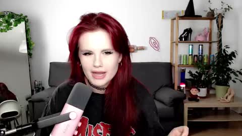 dellacrush_ online show from 09.15.25