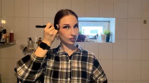 Delphaswindler online show from 04.25.26