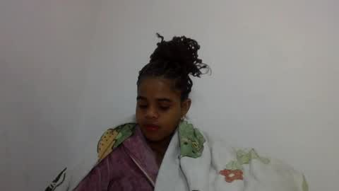 Snapshot of delphineee chatting on 06.26.26 delphine online show from 06.26.26