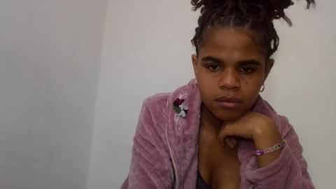 Snapshot of delphineee chatting on 06.27.26 delphine online show from 06.27.26