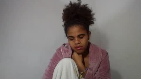 Snapshot of delphineee chatting on 07.12.26 delphine online show from 07.12.26