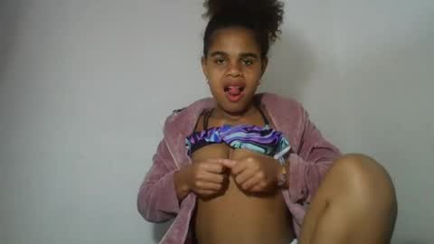Snapshot of delphineee chatting on 07.14.26 delphine online show from 07.14.26
