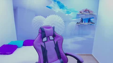 DEMI online show from 11.05.25