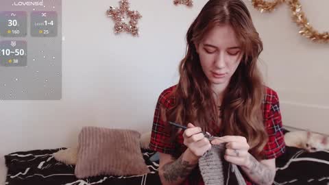 Snapshot of demiamour chatting on 12.31.24 Demi. not your babybabebb and other shit online show from 12.31.24