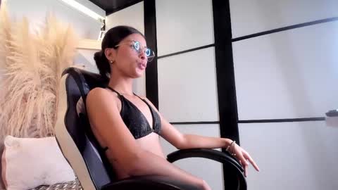 Demi online show from 04.20.26