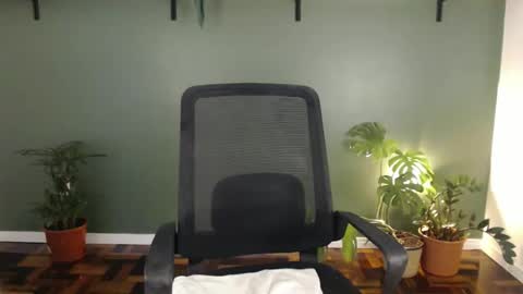 Snapshot of demmetria chatting on 03.25.26 demmetria online show from 03.25.26